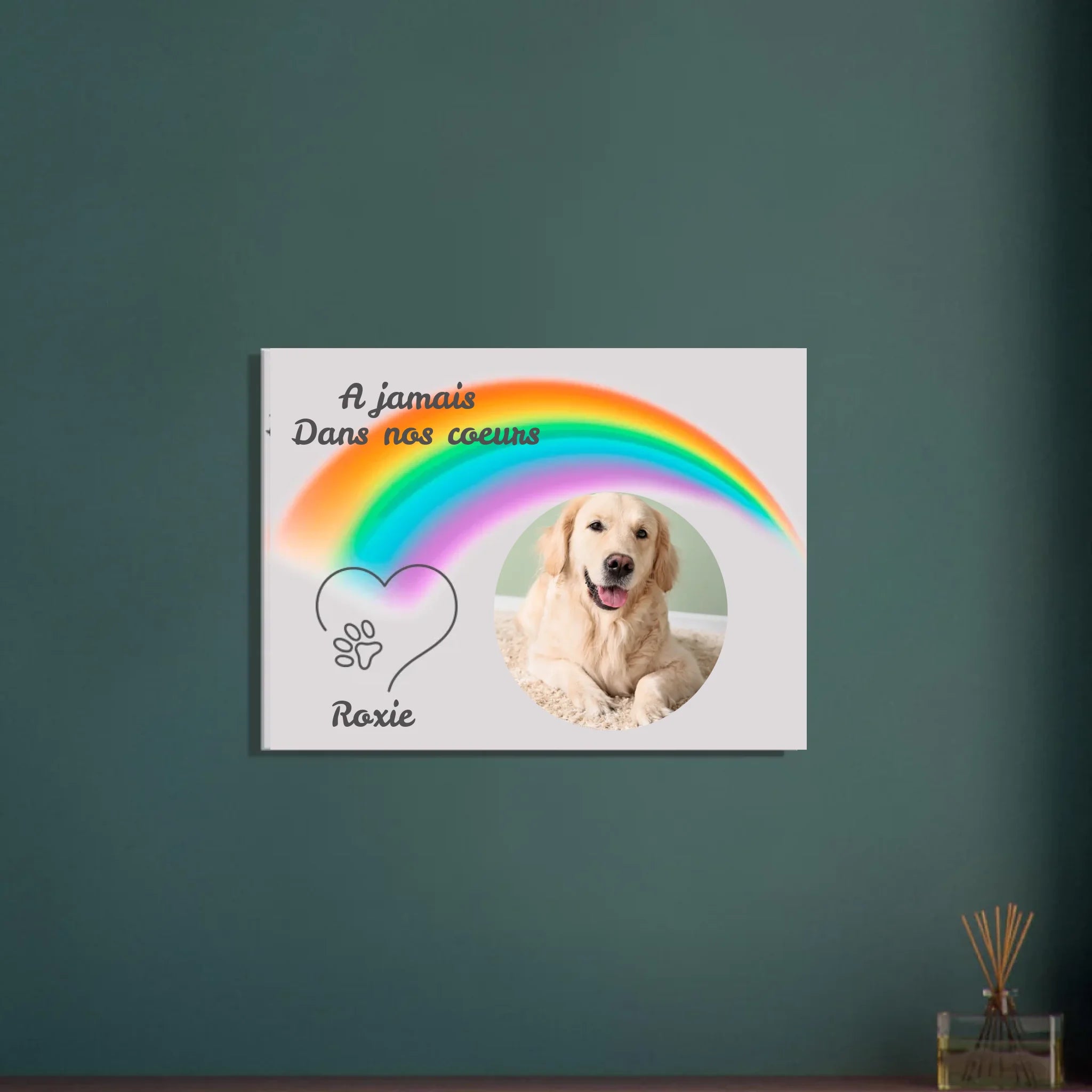 Toile souvenir personnalisée Arc-en-Ciel avec photo de chien et texte "À jamais dans nos cœurs", hommage apaisant.