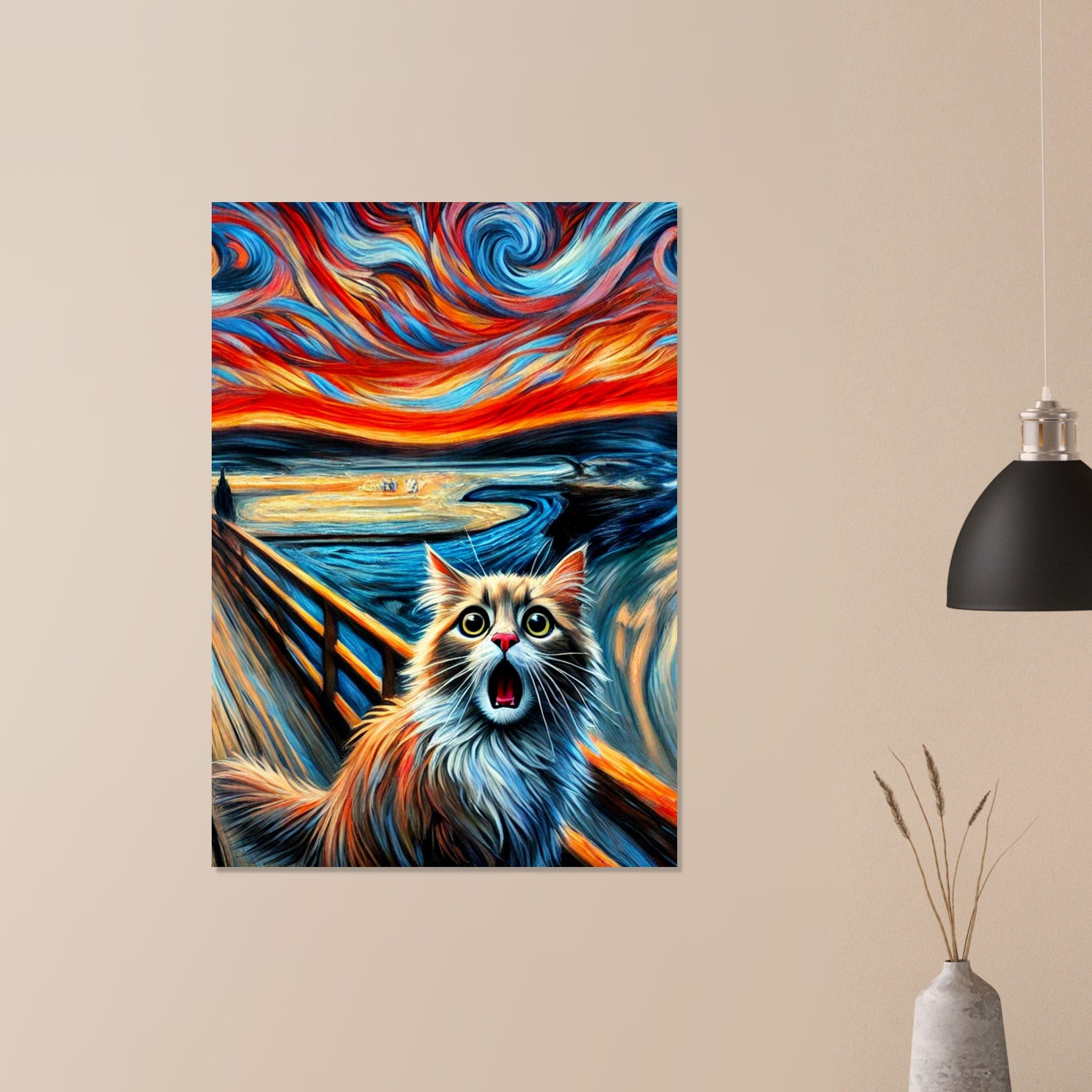 Chat roux et blanc aux yeux écarquillés debout sur un pont en bois, face à un ciel tourbillonnant rouge, orange et bleu dans un style peinture surréaliste évoquant « Le Cri ».
