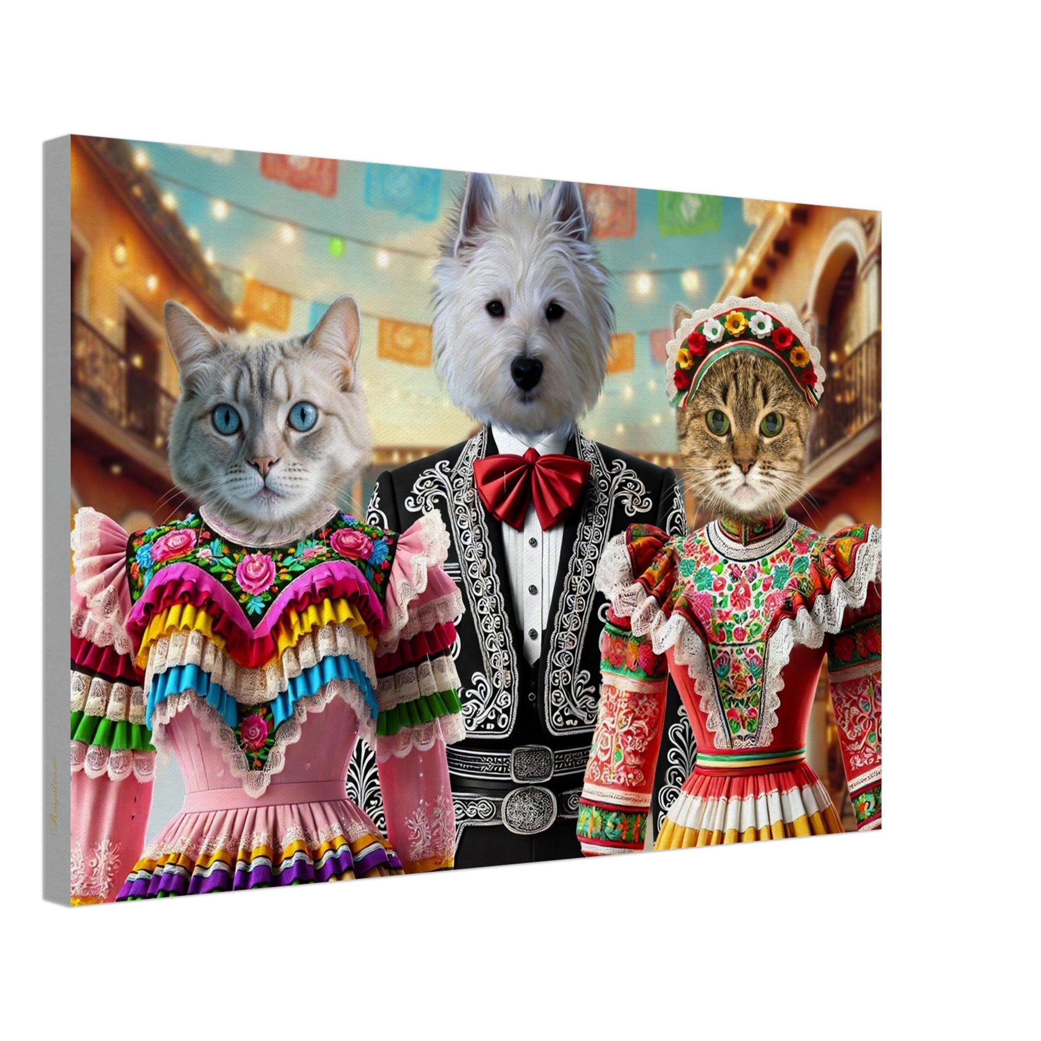 Toile murale représentant un chien blanc en costume de mariachi noir à nœud papillon rouge, escorté de deux chats en robes folkloriques mexicaines multicolores, sur fond de patio festif orné de guirlandes lumineuses et de drapeaux en papier.