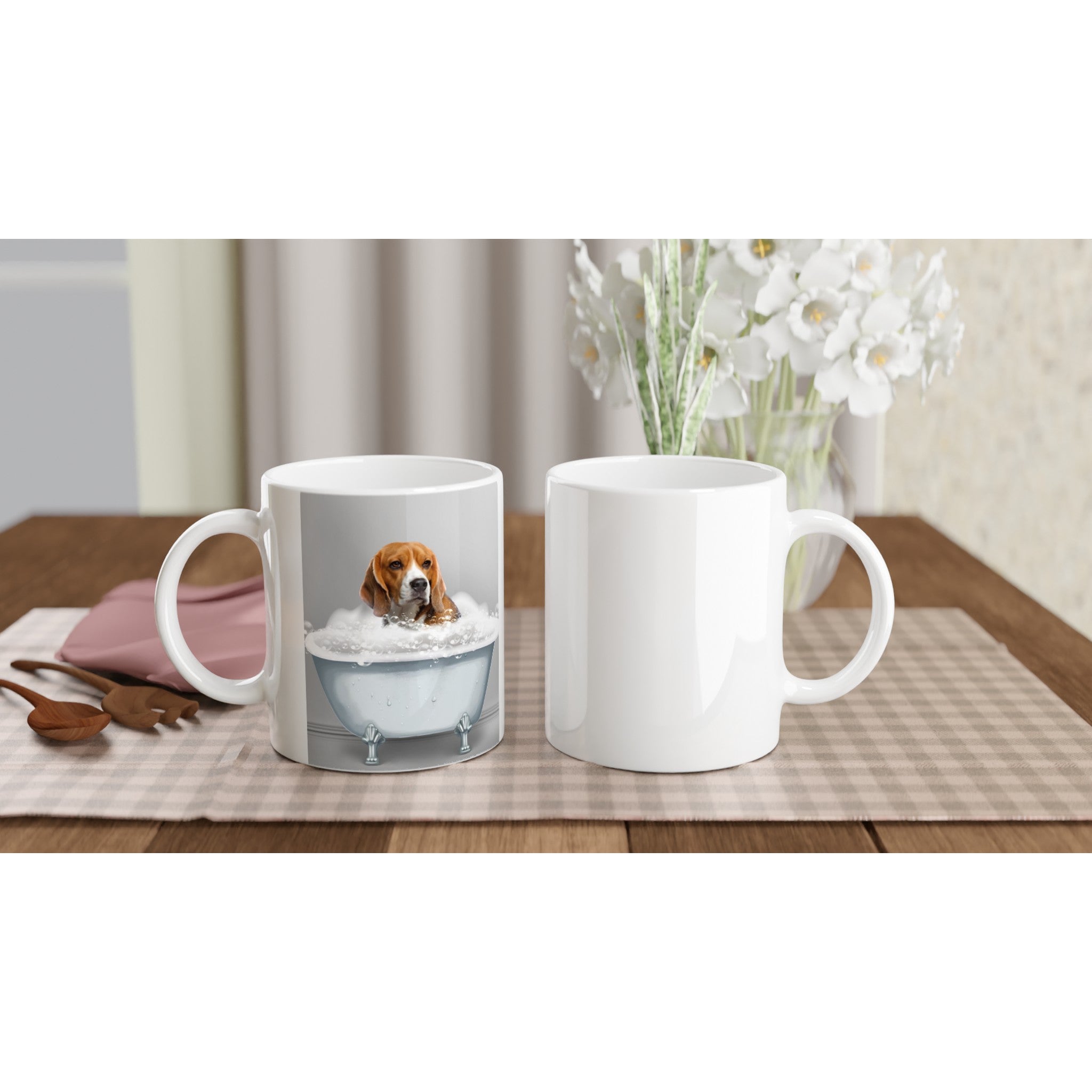 Mug en céramique avec portrait de chien en costume dans une baignoire, imprimé en France sur papier FSC, sur table élégante.