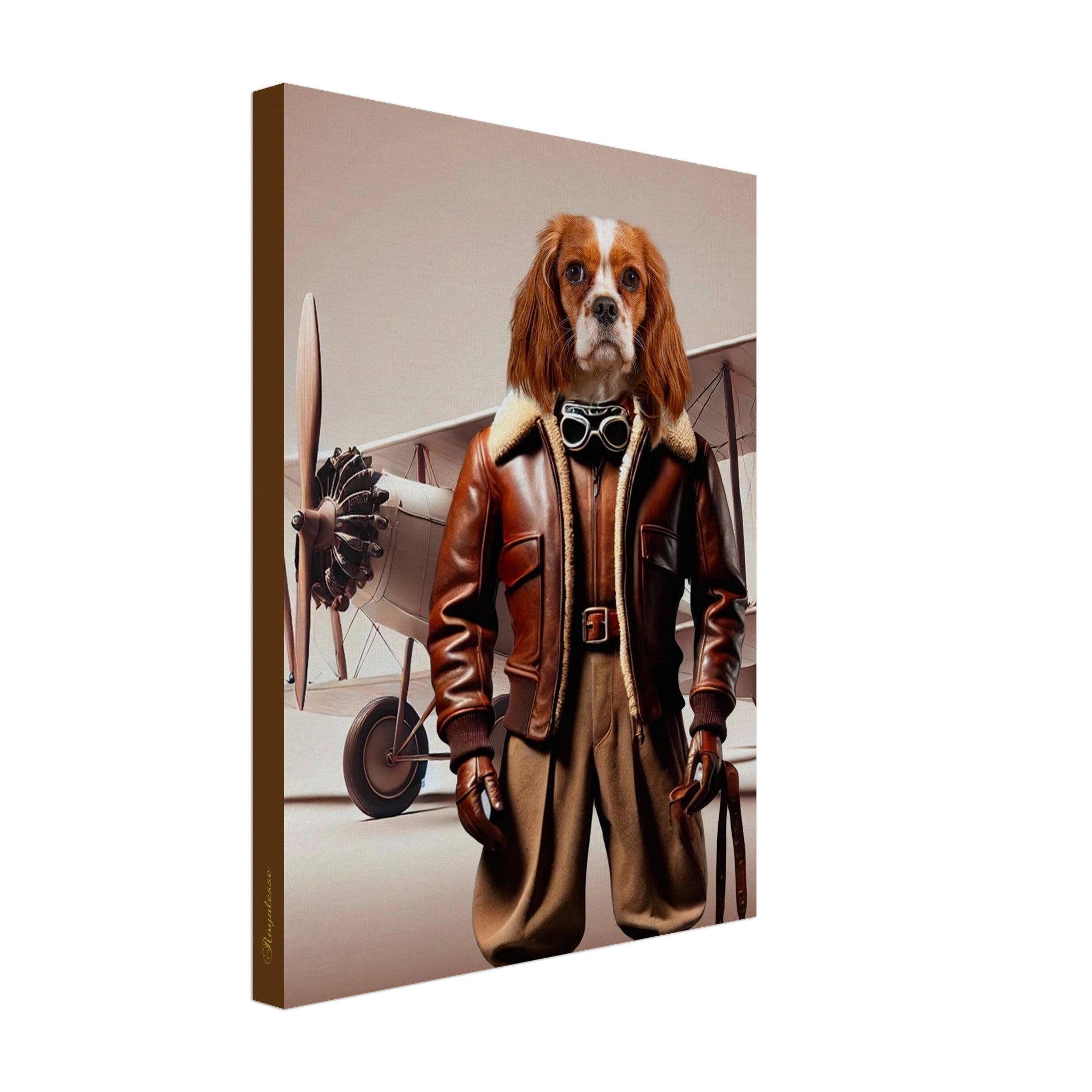 Chien Cavalier King Charles anthropomorphe en tenue de pilote vintage (blouson en cuir, gants en cuir et lunettes d’aviateur) debout devant un biplan ancien