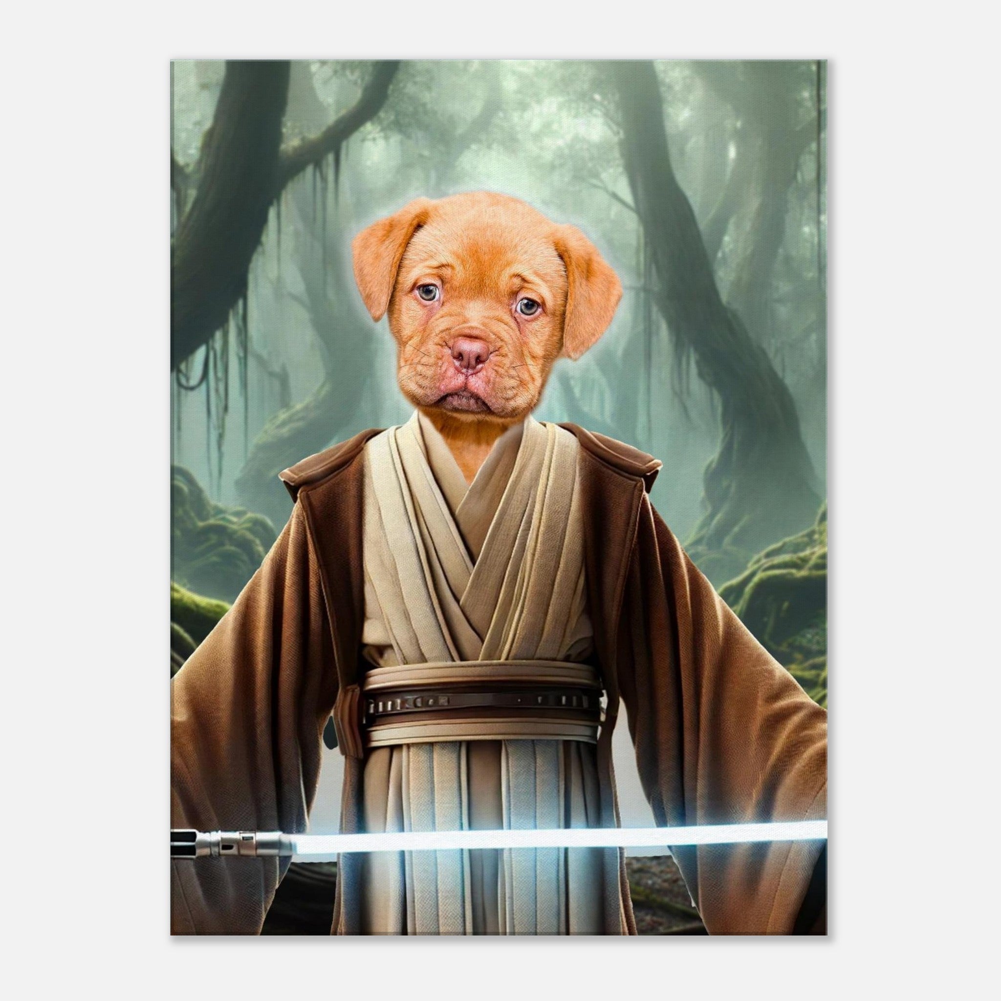 Chiot marron en tunique de Jedi tenant un sabre laser bleu dans une forêt mystique brumeuse