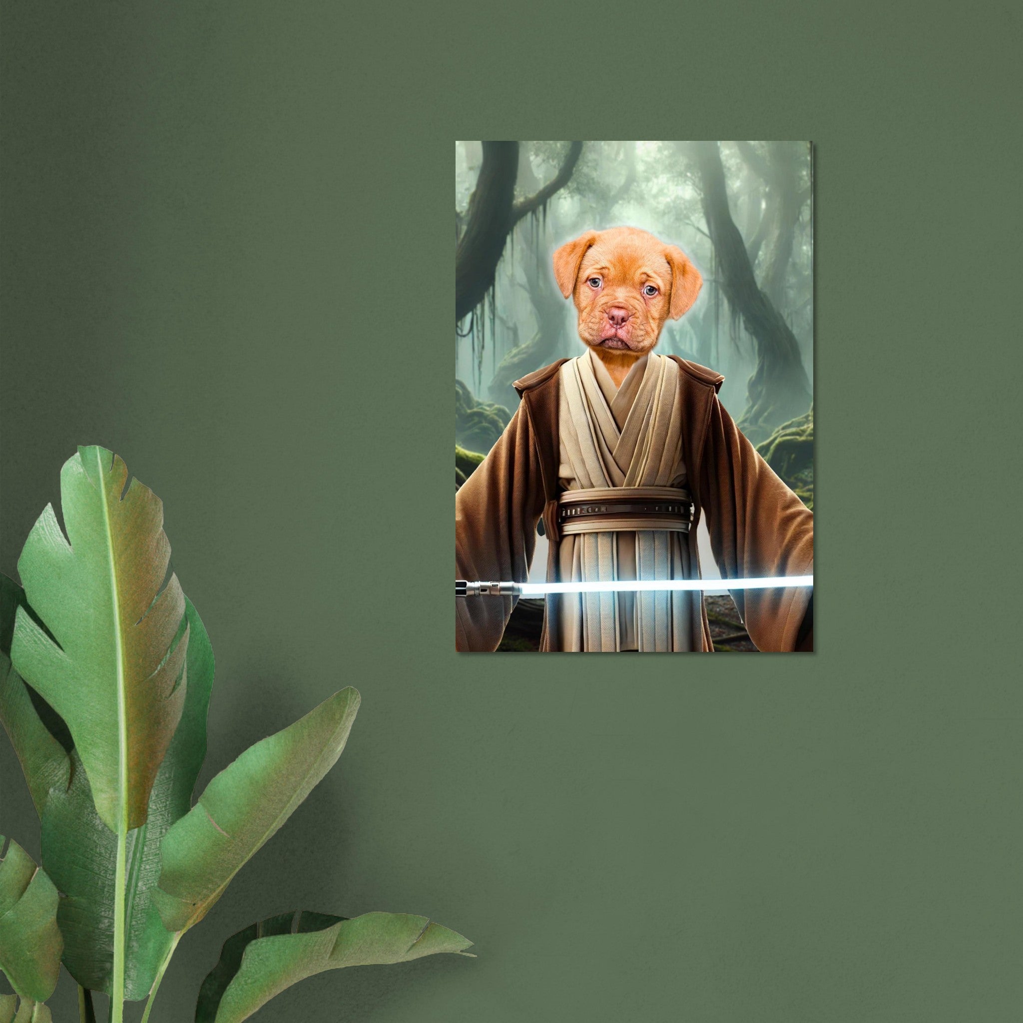 Illustration d’un chiot marron habillé en chevalier Jedi, tenant un sabre laser bleu allumé devant une forêt brumeuse