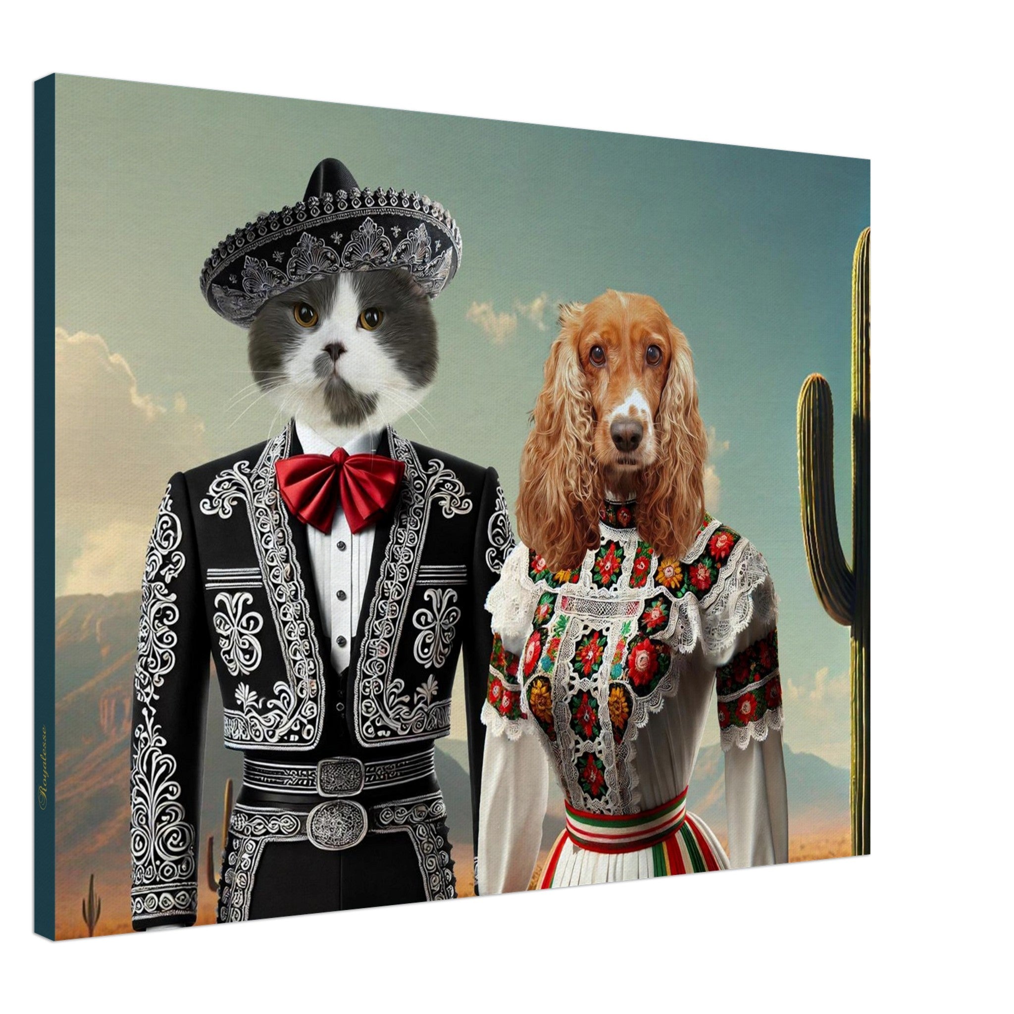 alt="Portrait surréaliste d’un chat gris et blanc en costume mariachi noir brodé avec sombrero et nœud papillon rouge, aux côtés d’un cocker doré en robe traditionnelle mexicaine blanche à broderies florales, sur fond de désert et cactus"