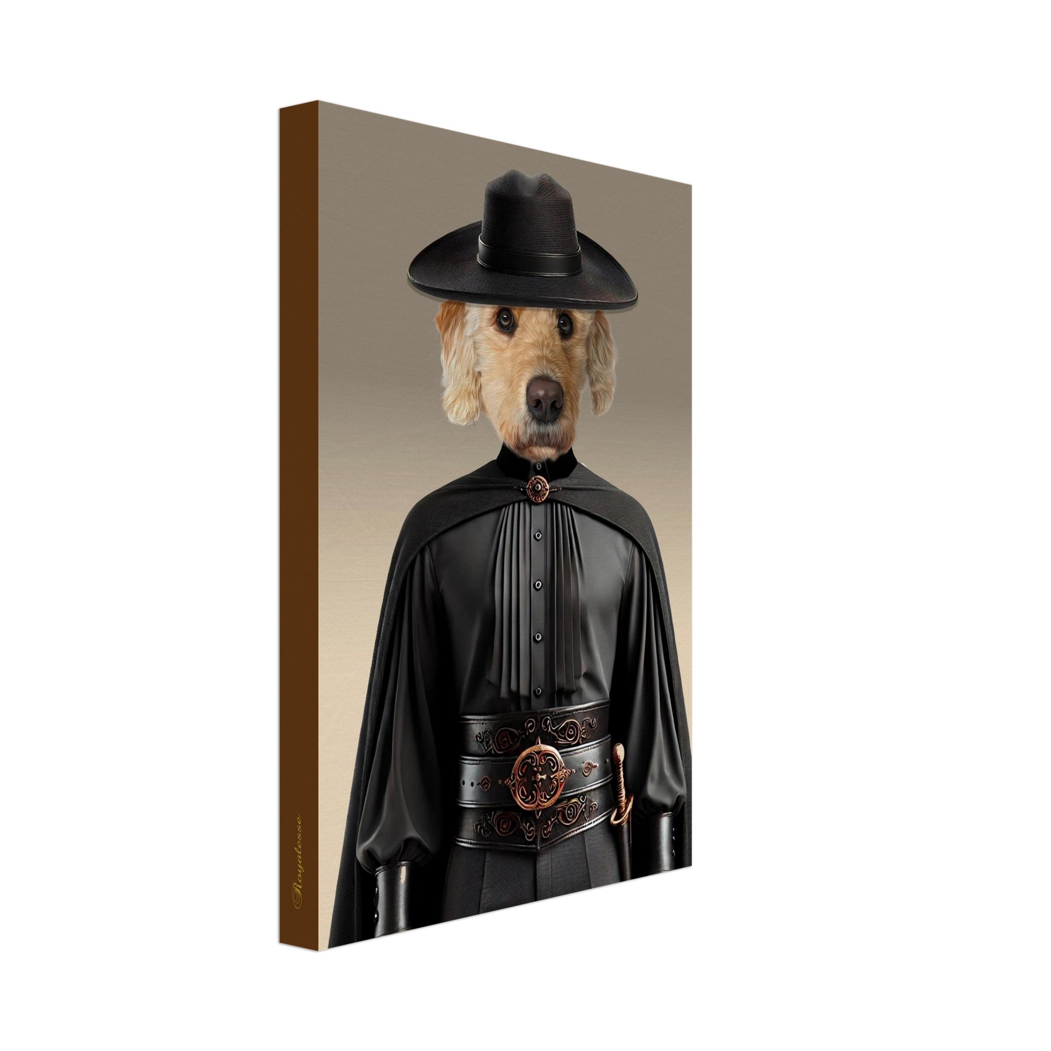 Portrait sur toile d’un chien golden retriever en costume de mousquetaire noir avec cape, chapeau à large bord et ceinture ornée.