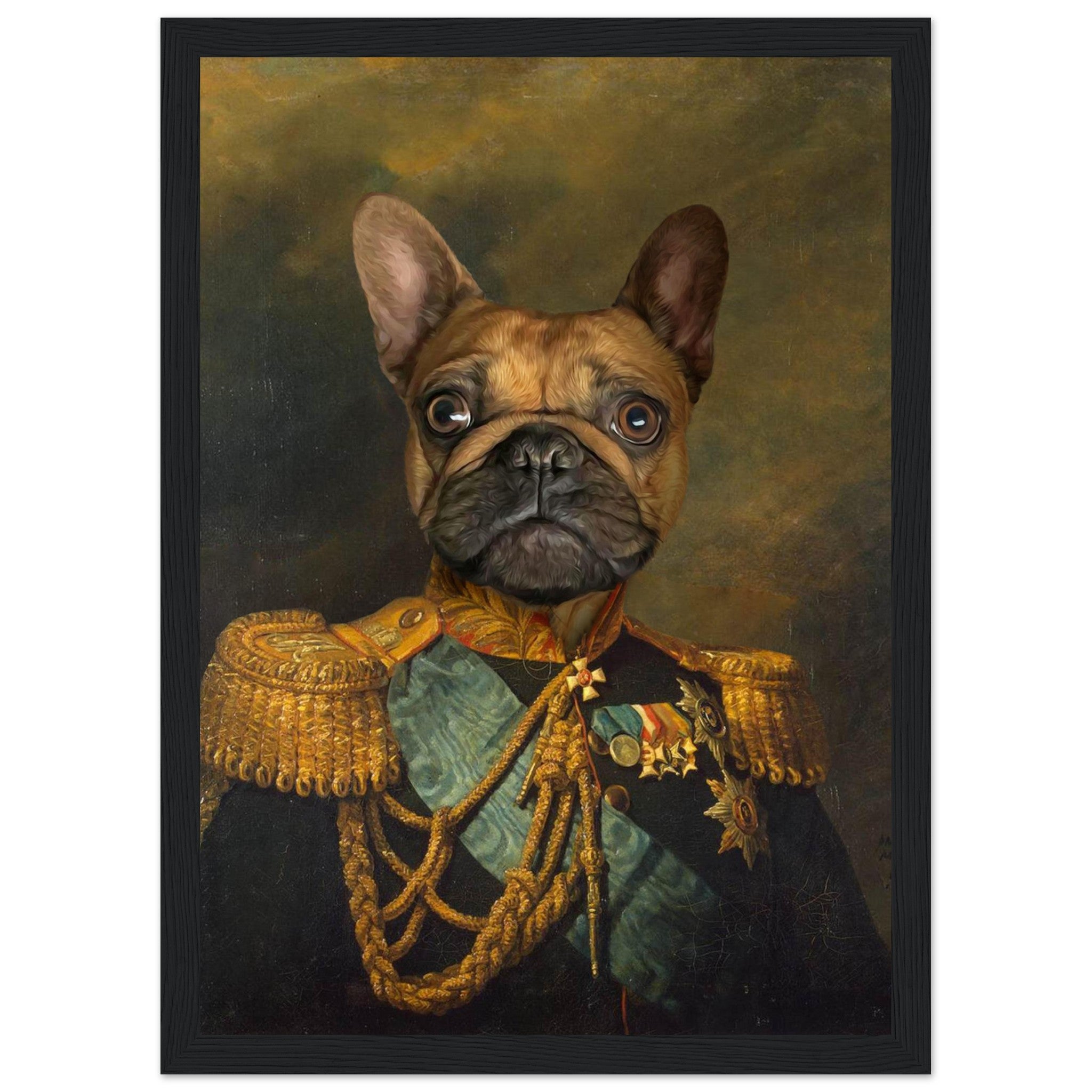 Portrait ludique de bouledogue en uniforme de colonel, encadré en bois de pin, imprimé en France sur papier FSC, prêt à accrocher.