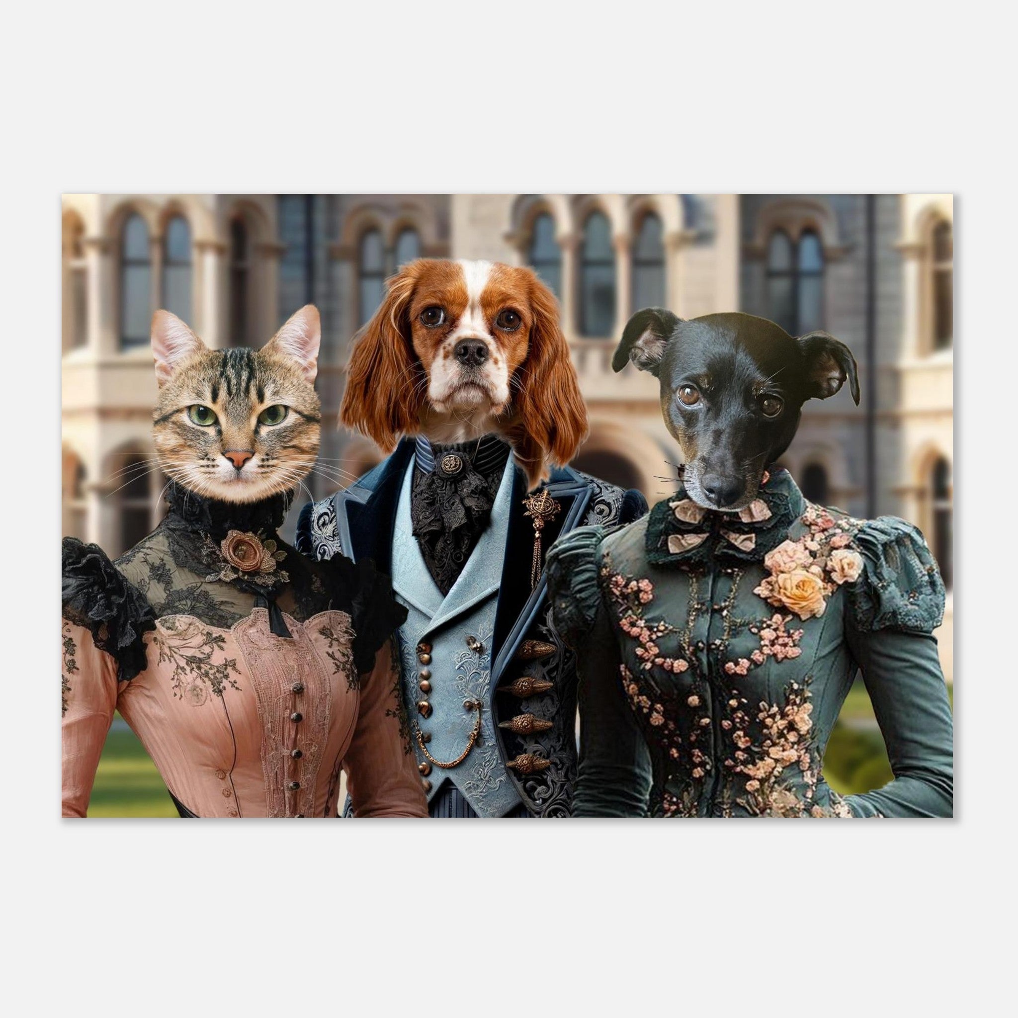 Trois animaux anthropomorphes costumés à l’époque victorienne : un chat en robe rose à dentelle noire, un épagneul Cavalier King Charles en habit bleu masculin, et un petit chien noir en robe verte brodée de fleurs, posant devant la façade d’un palais ancien.