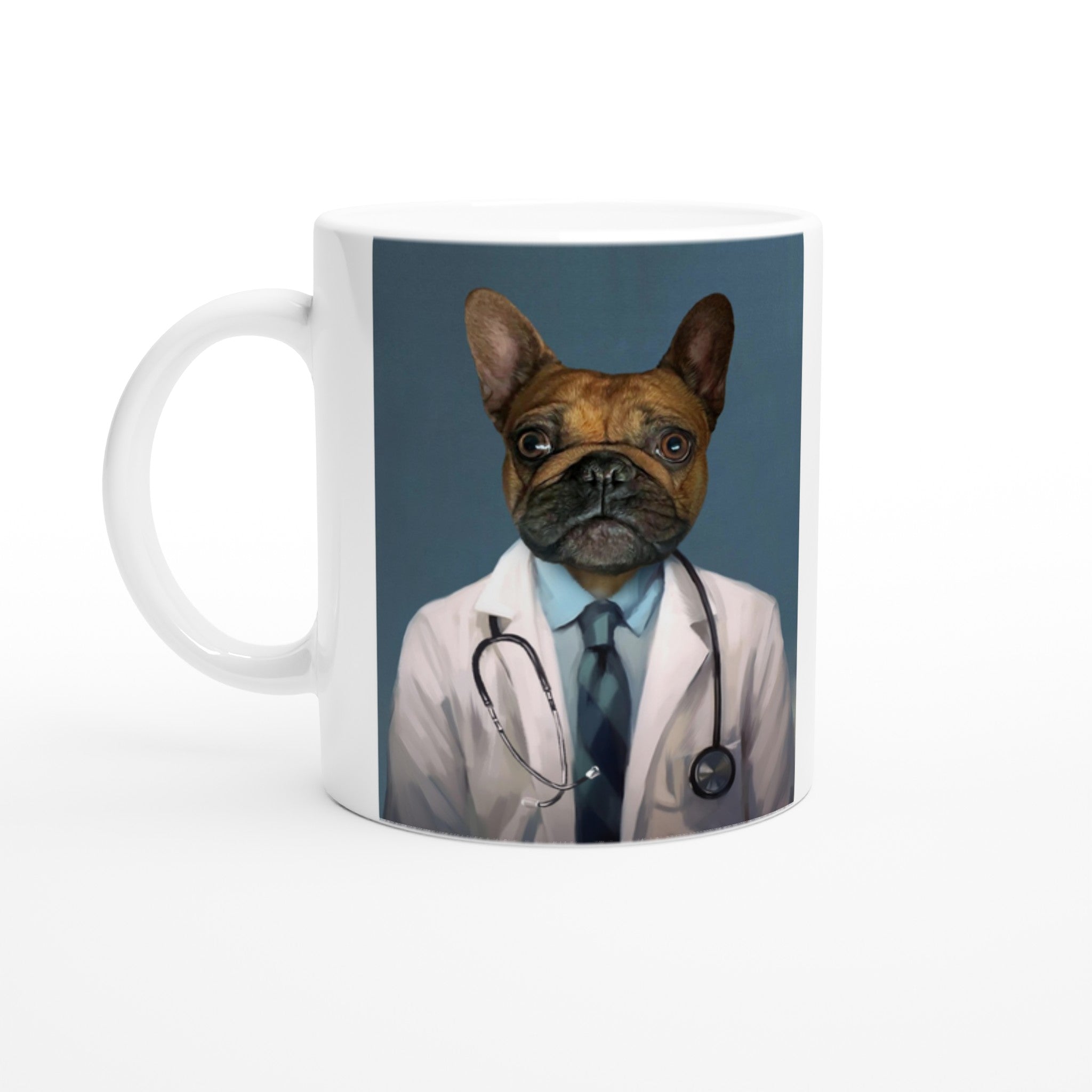 Mug en céramique avec portrait de chien en costume de docteur, imprimé en France sur papier FSC. Idéal pour une pause élégante.