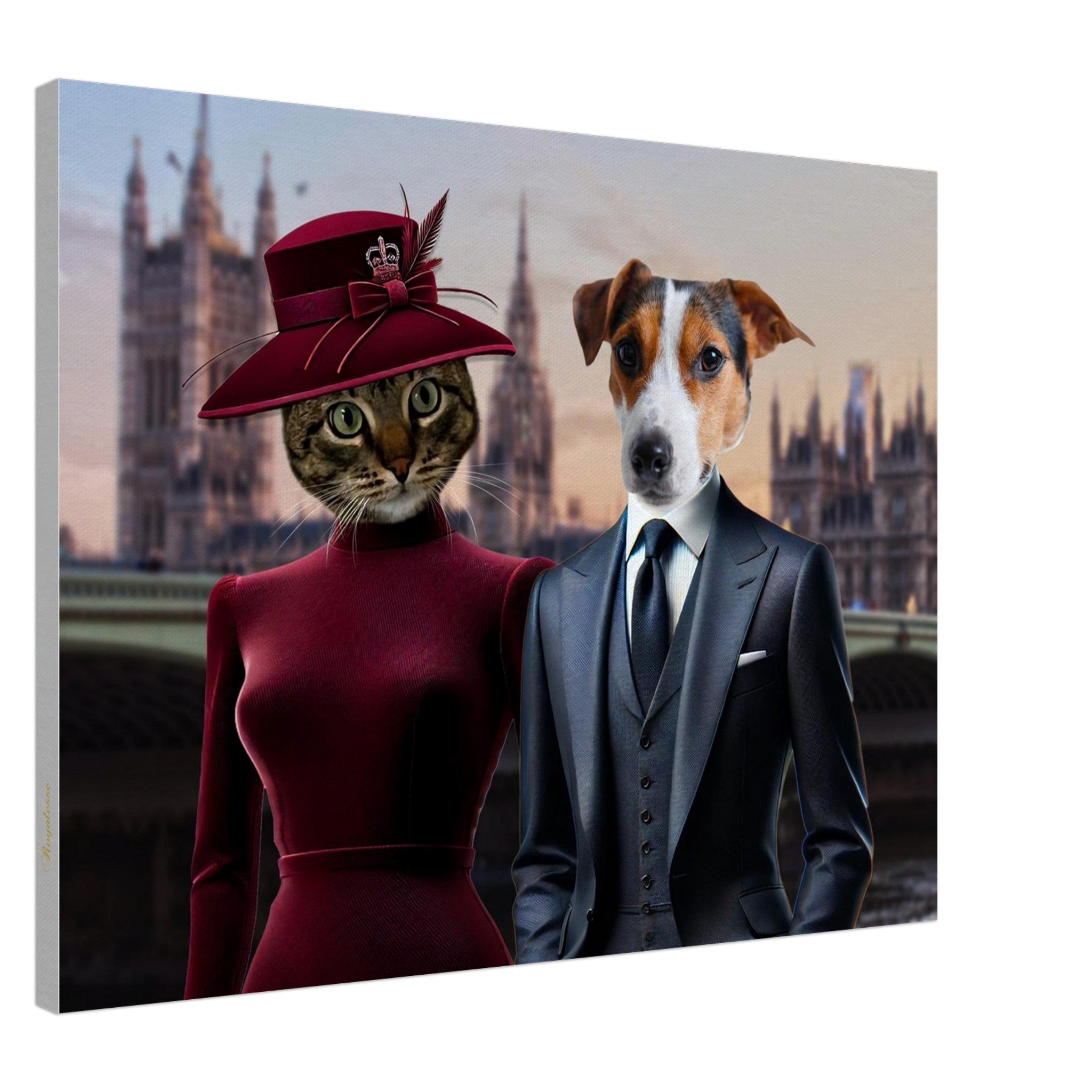 Couple anthropomorphe : une chatte élégante en robe bordeaux et chapeau assorti aux côtés d’un Jack Russell en costume trois-pièces, devant le Parlement de Westminster à Londres.