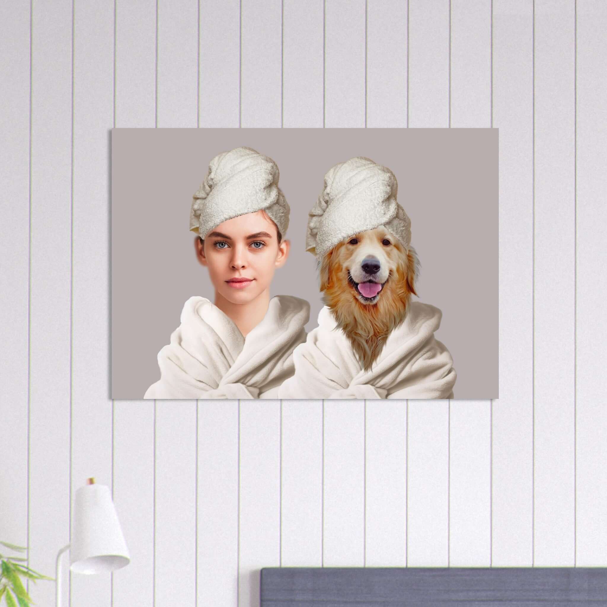 Portrait personnalisé d'un animal avec un modèle humain, imprimé en France sur papier FSC, sur un mur blanc.