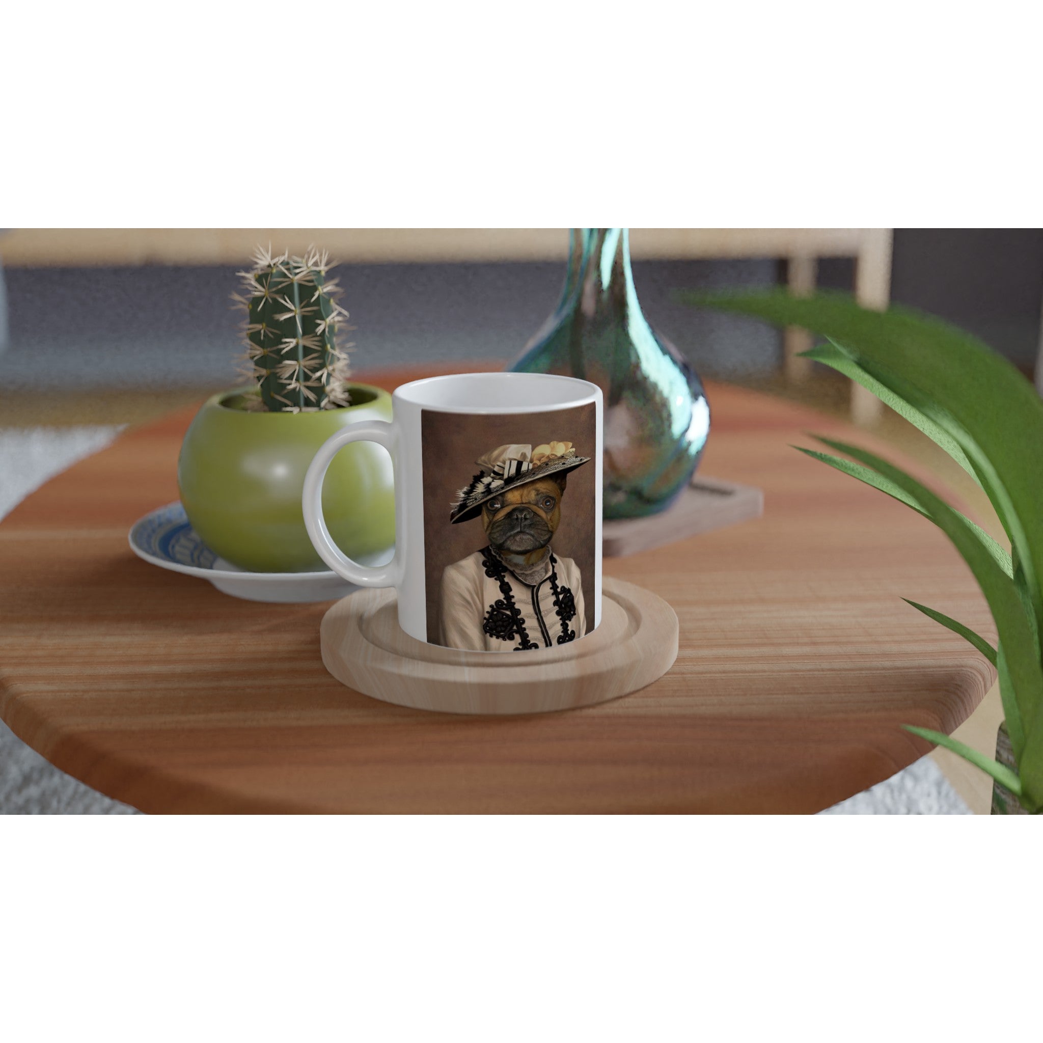 Mug personnalisé avec portrait d'animal de compagnie en costume sur table en bois, imprimé en France, papier FSC. Élégant et original.